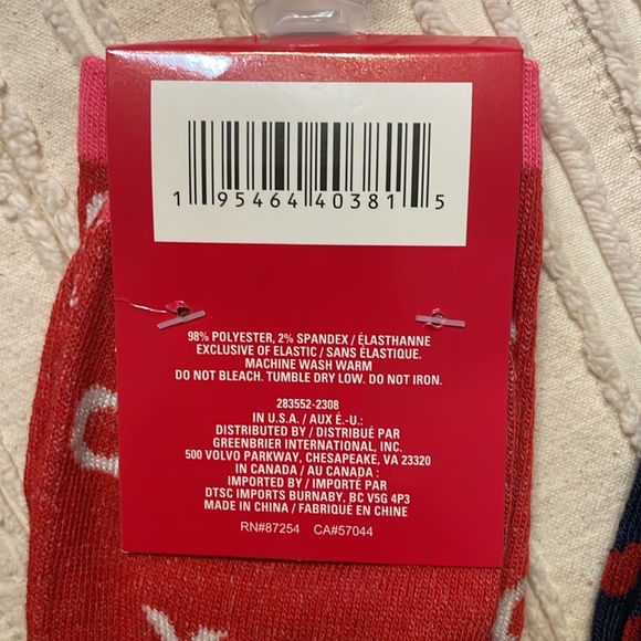 *3/$15* Valentine's Day Novelty Crew Socks.  Adorable Valentines Socks NWT - Picture 3 of 7